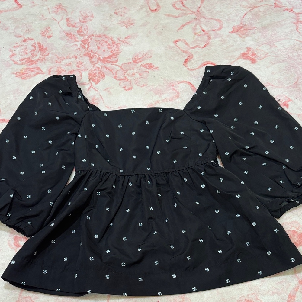Elegant Black Floral Women's Crop Top